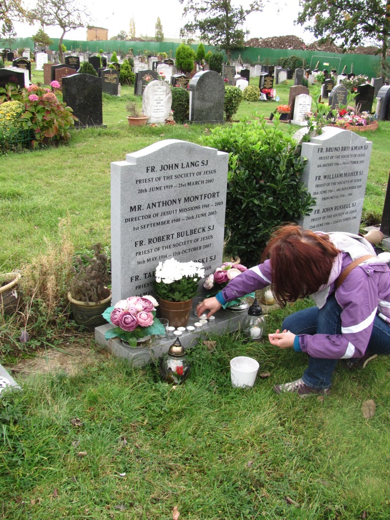 Návšteva hrobu otca Langa 2011